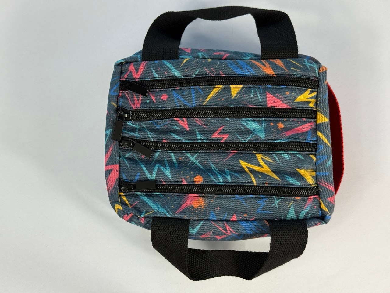 Vibrant Zigzag StashM8