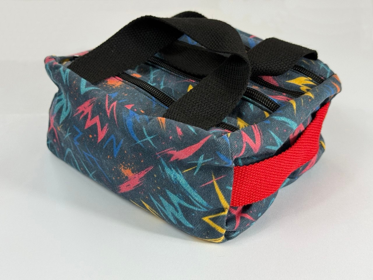 Vibrant Zigzag StashM8