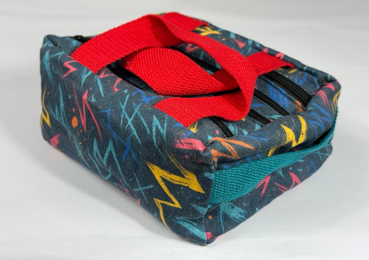 Vibrant Zigzag StashM8